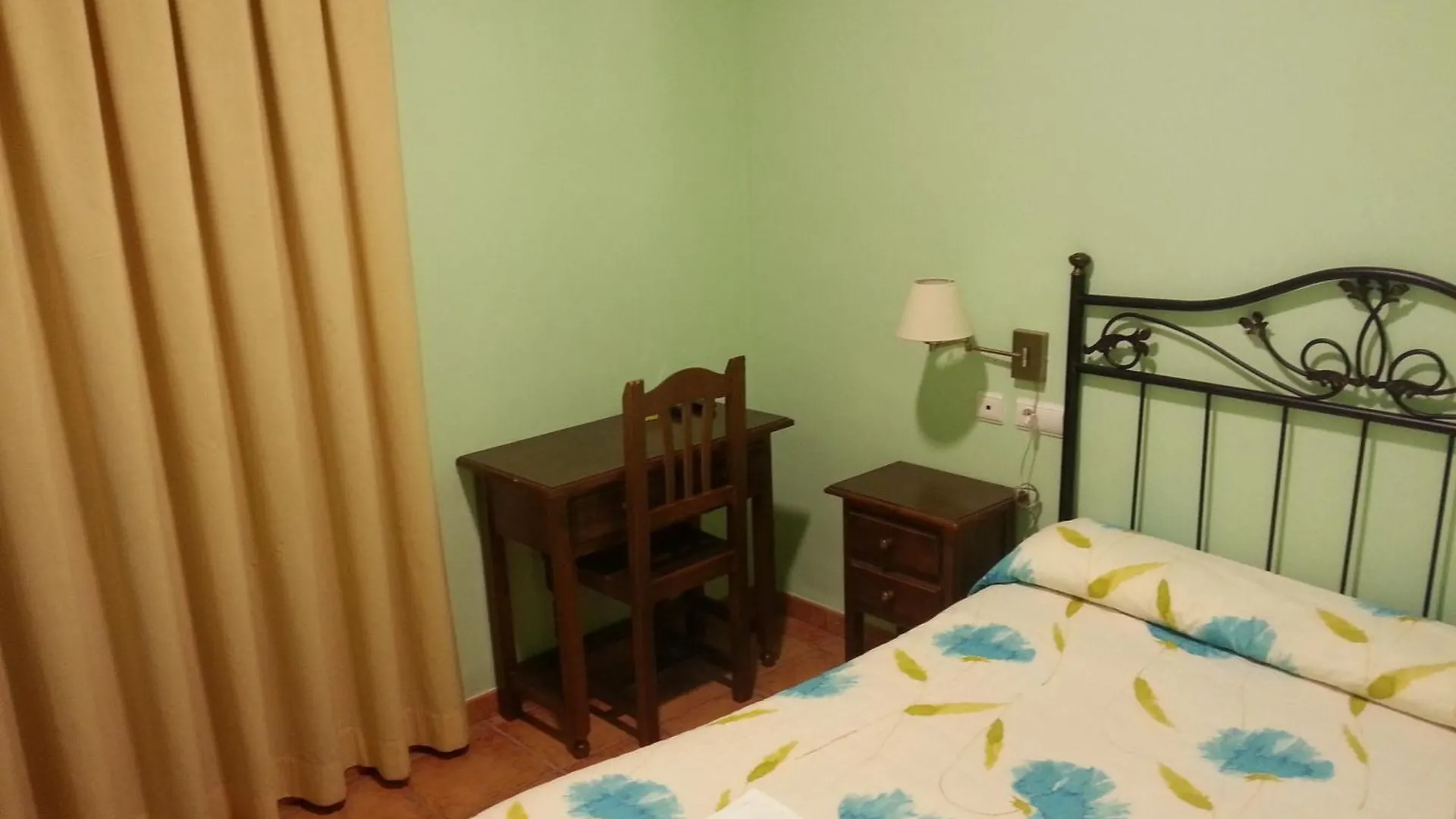 Guest house Hostal Las Tres Jotas Alcaracejos